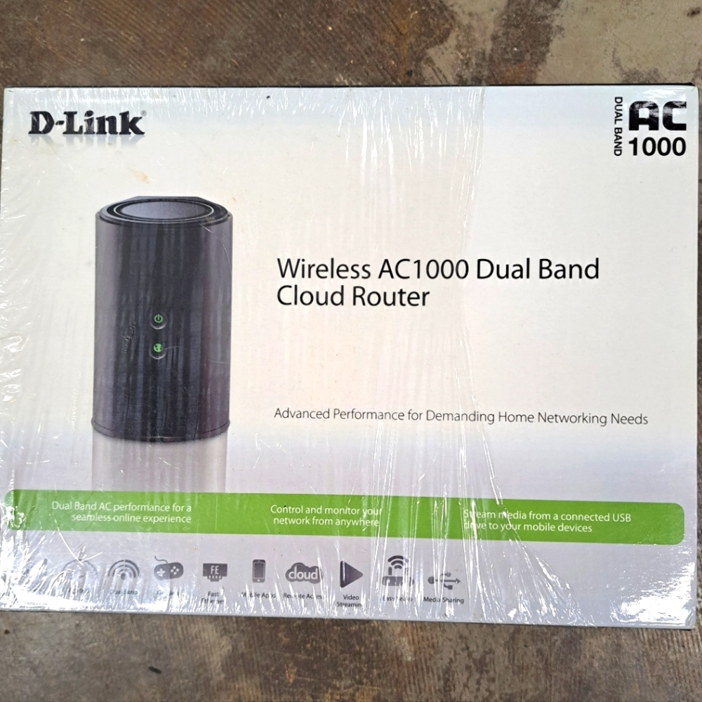 D-Link Wireless AC1000 Dual Band Cloud Router (DIR-820L)